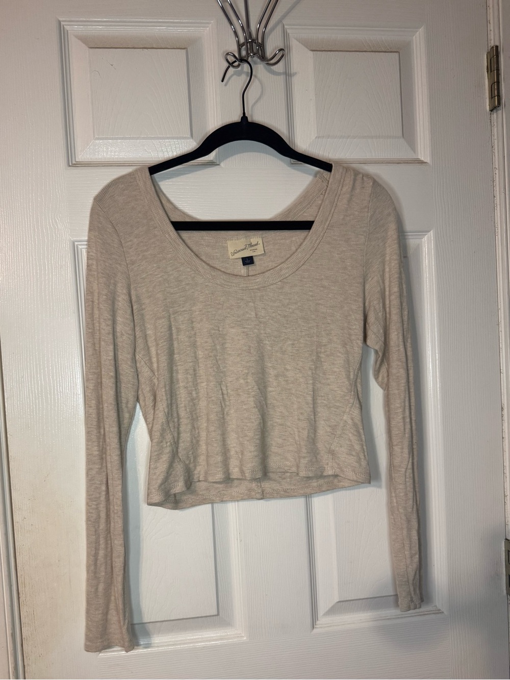 Universal Thread Long Sleeve Scoop Neck Crop Top — Light Beige — Large